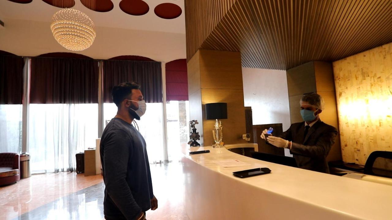 Hotel The Imperial Grand à Ujjain Extérieur photo